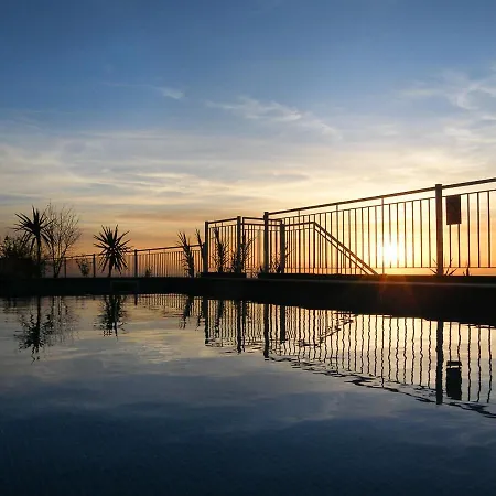Arco Da Calheta Sleeps 6 With Pool And Air Con Arco da Calheta (Madeira)